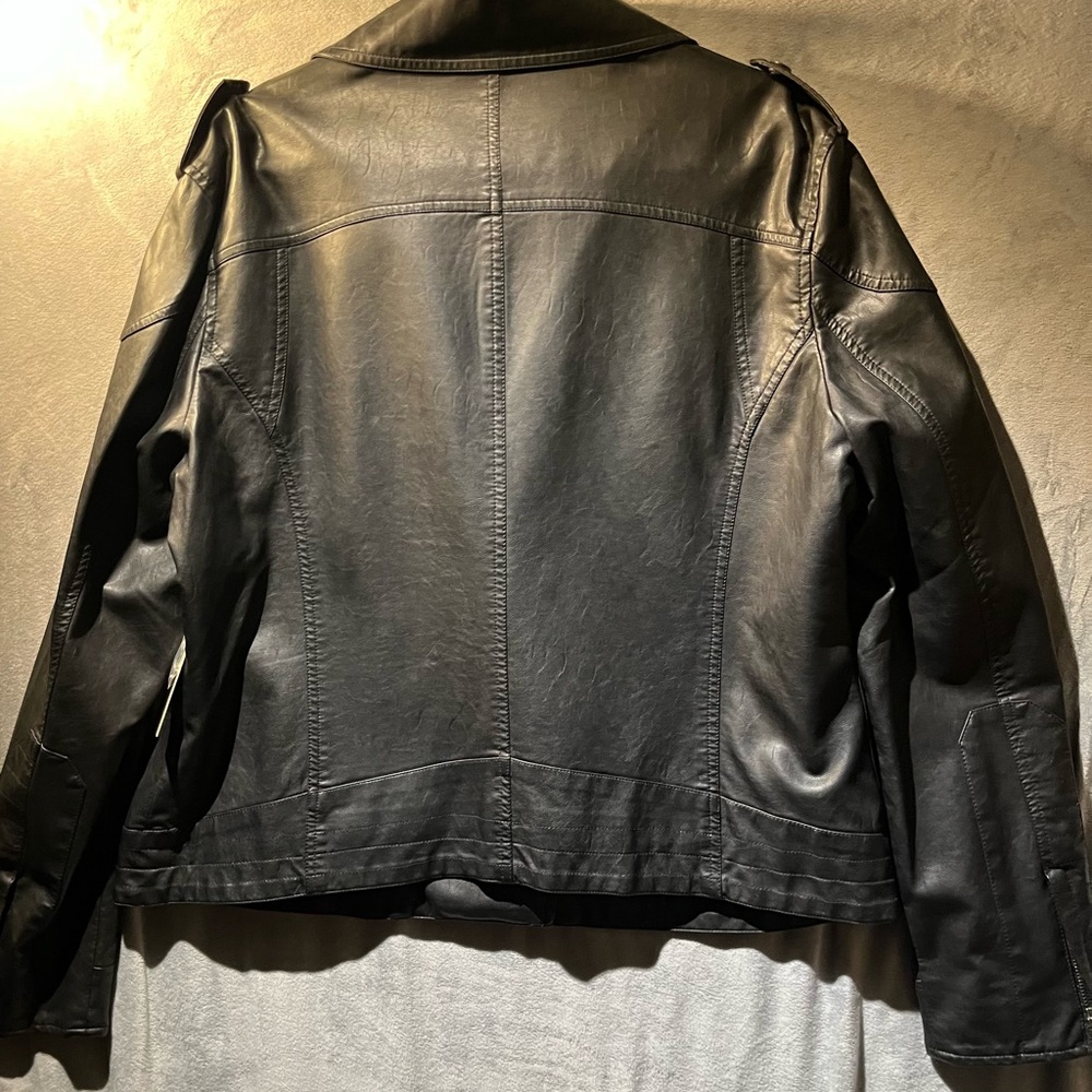 Cripple Creek Women's Black Leather Bomber Jacket - Picture 2 of 11